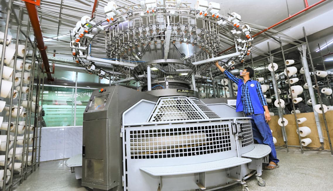 Rows of circular knitting machines